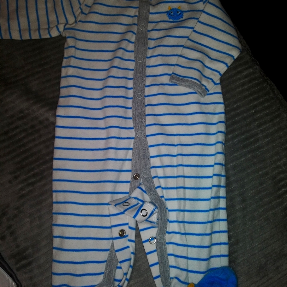 Carters Footed pjs